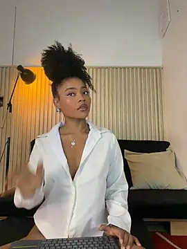 Snapshot of vanestraus chatting on May 25, 2026, 11:14 pm vanestraus online show from May 25, 2026, 11:14 pm