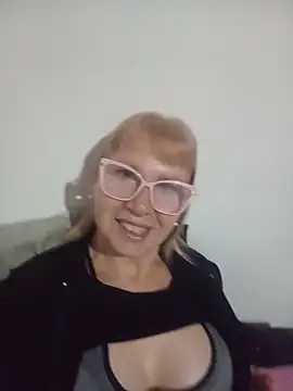 Snapshot of SexyMilf1211 chatting on June 2, 2026, 11:21 am SexyMilf1211 online show from June 2, 2026, 11:21 am