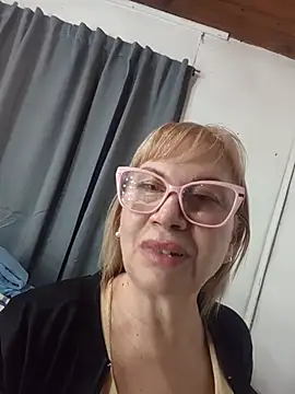Snapshot of SexyMilf1211 chatting on June 21, 2026, 7:41 pm SexyMilf1211 online show from June 21, 2026, 7:41 pm