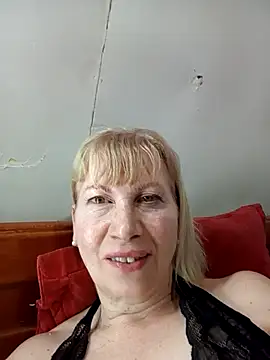 SexyMilf1211 online show from December 3, 2025, 3:44 pm