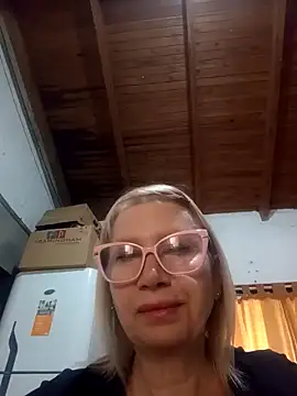 Snapshot of SexyMilf1211 chatting on May 1, 2026, 6:13 pm SexyMilf1211 online show from May 1, 2026, 6:13 pm