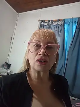 Snapshot of SexyMilf1211 chatting on June 12, 2026, 12:14 pm SexyMilf1211 online show from June 12, 2026, 12:14 pm