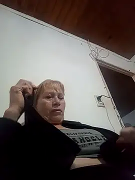 Snapshot of SexyMilf1211 chatting on May 4, 2026, 10:51 am SexyMilf1211 online show from May 4, 2026, 10:51 am