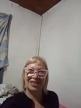 Snapshot of SexyMilf1211 chatting on June 5, 2026, 11:27 am SexyMilf1211 online show from June 5, 2026, 11:27 am