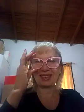 Snapshot of SexyMilf1211 chatting on April 9, 2026, 4:35 pm SexyMilf1211 online show from April 9, 2026, 4:35 pm