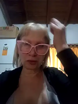 Snapshot of SexyMilf1211 chatting on May 5, 2026, 5:16 pm SexyMilf1211 online show from May 5, 2026, 5:16 pm