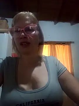 Snapshot of SexyMilf1211 chatting on April 13, 2026, 1:48 pm SexyMilf1211 online show from April 13, 2026, 1:48 pm