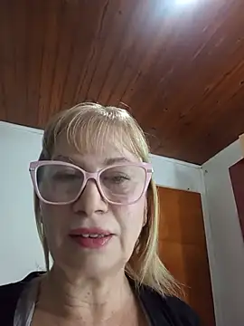 Snapshot of SexyMilf1211 chatting on July 24, 2026, 11:28 am SexyMilf1211 online show from July 24, 2026, 11:28 am