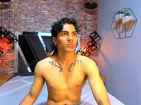 MattFiore online show from December 19, 2025, 7:38 pm