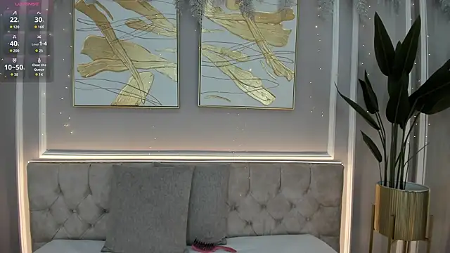 Gia ricci  online show from December 18, 2025, 1:04 pm