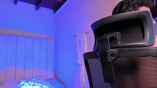 Snapshot of Seab_trooy chatting on February 12, 2026, 6:13 am Seab trooy online show from February 12, 2026, 6:13 am