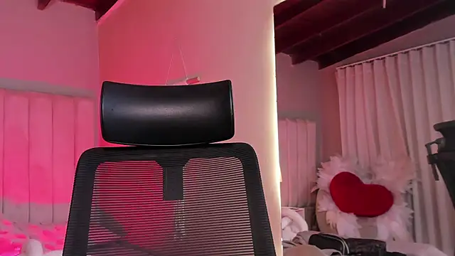 Snapshot of Seab_trooy chatting on February 20, 2026, 5:04 am Seab trooy online show from February 20, 2026, 5:04 am