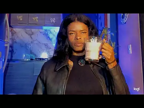 Snapshot of aprille15 chatting on February 4, 2026, 3:34 am aprille15 online show from February 4, 2026, 3:34 am