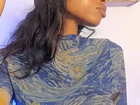 Snapshot of aprille15 chatting on April 5, 2026, 9:43 pm aprille15 online show from April 5, 2026, 9:43 pm