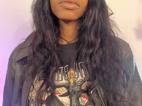 Snapshot of aprille15 chatting on April 4, 2026, 5:25 am aprille15 online show from April 4, 2026, 5:25 am