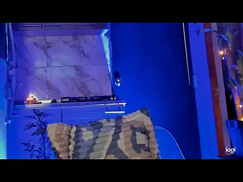 Snapshot of aprille15 chatting on February 11, 2026, 1:44 pm aprille15 online show from February 11, 2026, 1:44 pm