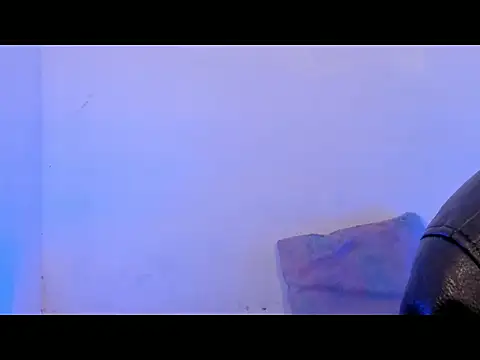 Snapshot of aprille15 chatting on April 13, 2026, 8:13 pm aprille15 online show from April 13, 2026, 8:13 pm