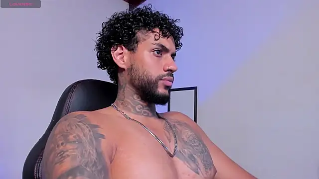 LuigiVitale 1 online show from July 24, 2026, 1:34 am