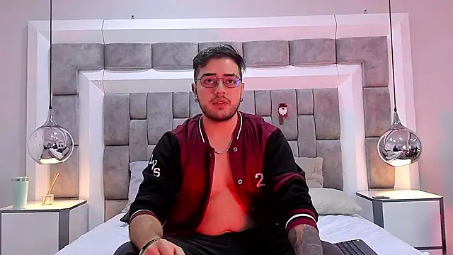 Ethan Greys online show from November 19, 2025, 3:50 am