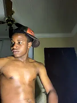 Snapshot of TriggaStar chatting on November 16, 2025, 2:27 am TriggaStar online show from November 16, 2025, 2:27 am