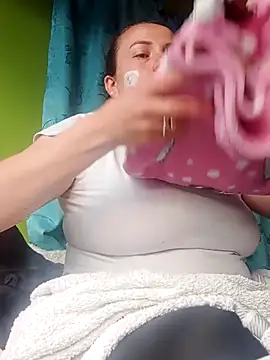 Rouse hot  online show from December 17, 2025, 8:25 pm