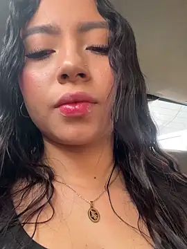 Snapshot of Kamie_SebasDolce chatting on May 21, 2026, 1:19 pm Kamie SebasDolce online show from May 21, 2026, 1:19 pm
