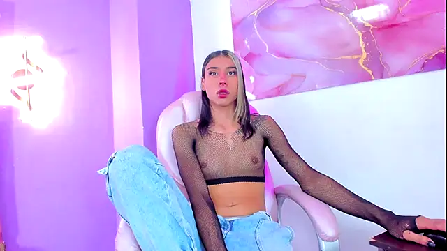 Snapshot of ALICASTILLOVIP chatting on January 7, 2026, 8:14 pm ALICASTILLOVIP online show from January 7, 2026, 8:14 pm