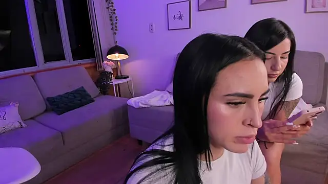 Snapshot of Linda__fiore chatting on February 7, 2026, 5:04 am Linda fiore online show from February 7, 2026, 5:04 am