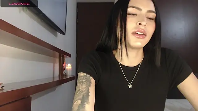 Snapshot of Linda__fiore chatting on March 4, 2026, 3:25 am Linda fiore online show from March 4, 2026, 3:25 am