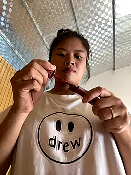 sara-xx online show from November 26, 2025, 8:03 am