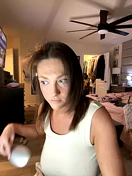 Snapshot of Ayybaebay chatting on December 17, 2025, 10:26 pm Ayybaebay online show from December 17, 2025, 10:26 pm