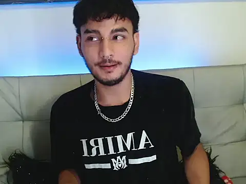 Snapshot of Brunicci chatting on November 27, 2025, 8:37 am Brunicci online show from November 27, 2025, 8:37 am