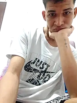 Luigi cumming1 online show from November 28, 2025, 7:19 am