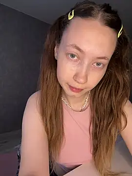 Holy Poly online show from April 14, 2026, 5:23 am