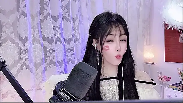 Laura 520 online show from May 23, 2026, 12:26 pm