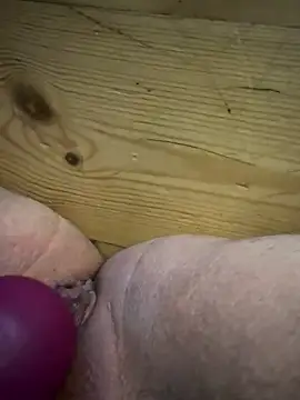 juri2003 online show from December 3, 2025, 7:41 am