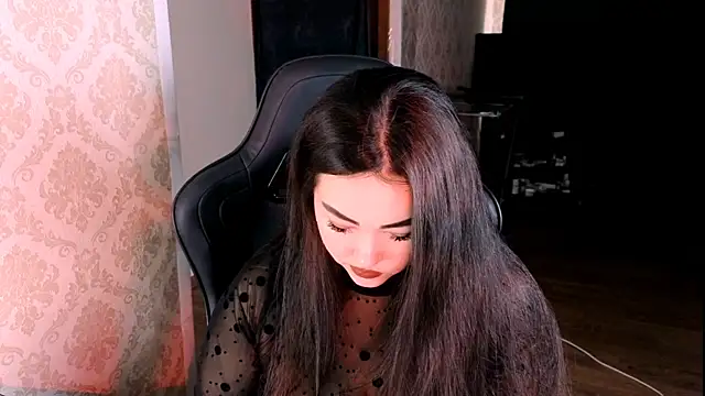 Emma Uilson online show from July 3, 2026, 4:30 am