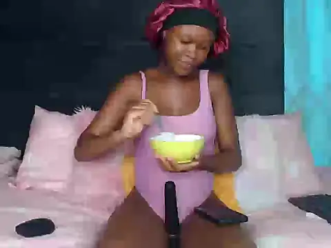 Snapshot of LilPregnantMommyyy chatting on November 20, 2025, 10:38 am LilPregnantMommyyy online show from November 20, 2025, 10:38 am