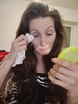 CrazyMaya39 online show from April 7, 2026, 9:38 pm