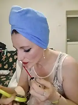 CrazyMaya39 online show from April 21, 2026, 9:43 pm