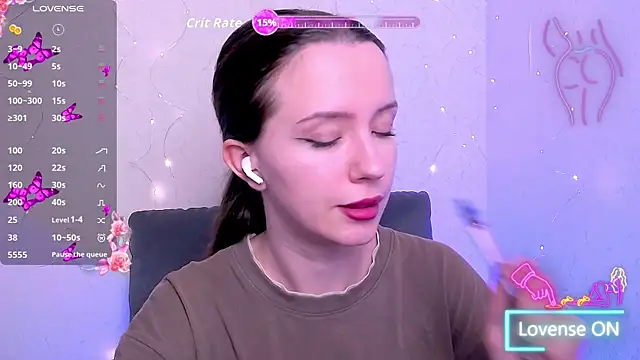 BellaVelure6767 online show from May 27, 2026, 11:56 pm