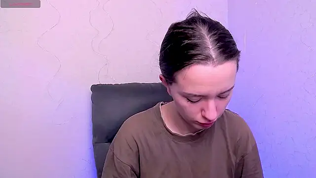 BellaVelure6767 online show from June 5, 2026, 2:38 am