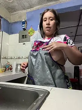 Snapshot of Scarlett_Noire_outdoors chatting on November 23, 2025, 7:02 pm Scarlett Noire outdoors online show from November 23, 2025, 7:02 pm