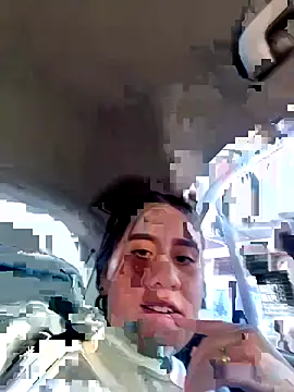 Snapshot of Scarlett_Noire_outdoors chatting on November 15, 2025, 7:40 pm Scarlett Noire outdoors online show from November 15, 2025, 7:40 pm