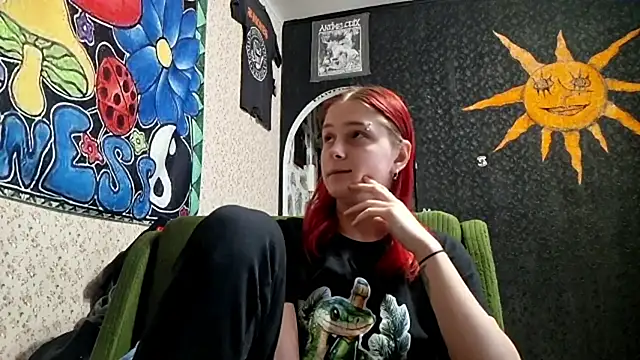 CarlitaSiner online show from December 3, 2025, 9:42 am