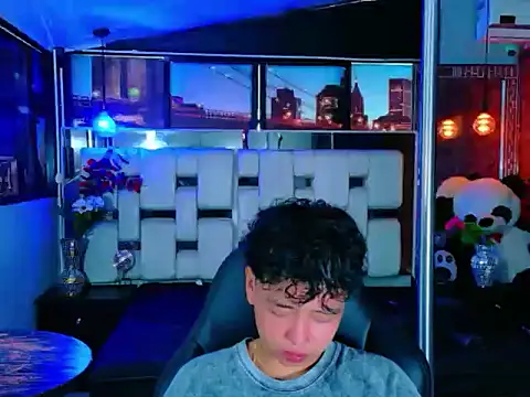 lunabustygirl online show from January 19, 2026, 1:15 pm