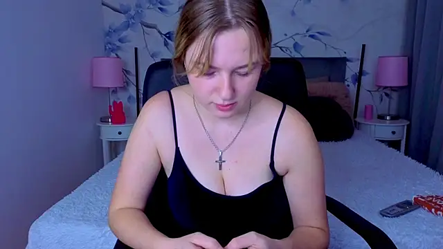 Sweetie kitty1 online show from November 18, 2025, 3:26 pm