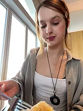 Snapshot of hani_obsessed chatting on February 4, 2026, 10:32 am hani obsessed online show from February 4, 2026, 10:32 am