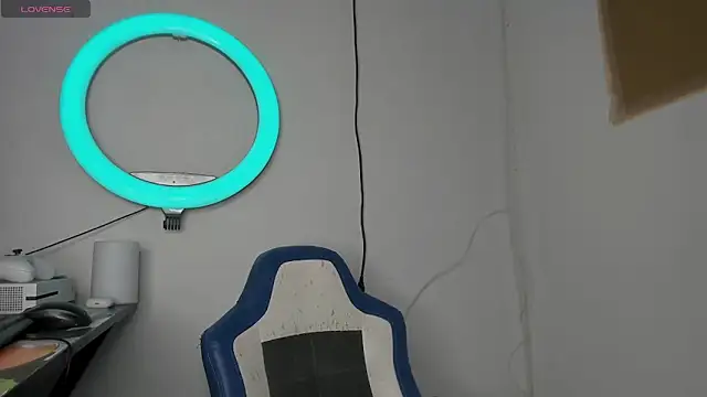 Hot play18 online show from March 8, 2026, 10:35 pm