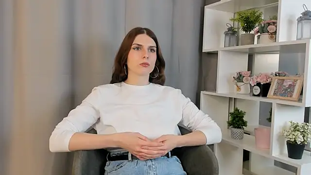 Snapshot of LavoneHerald chatting on November 16, 2025, 1:27 pm LavoneHerald online show from November 16, 2025, 1:27 pm